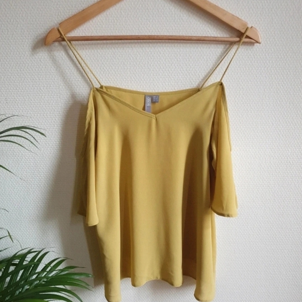 ASOS yellow top with frill - US 4